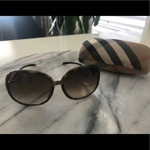 BURBERRY Sunglasses